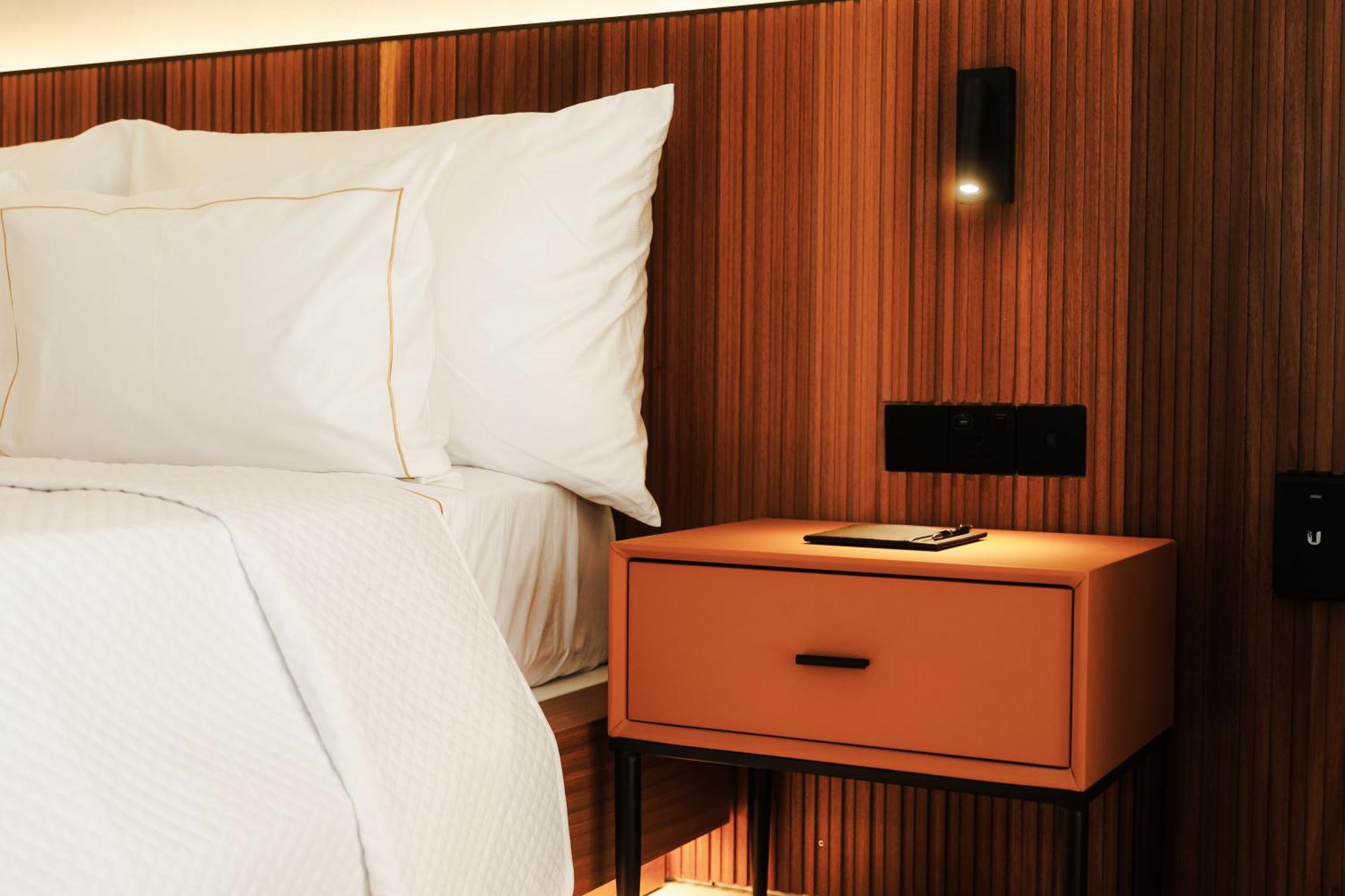 M Boutique Hotel - Designed For Adults Paphos Bilik gambar